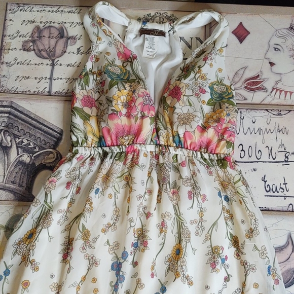 Gorgeous Mon Ami USA Long Floral Dress - Picture 5 of 8